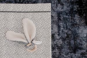 Mies & Co sheet Cozy Dots offwhite lakentje wit met zwarte stippen